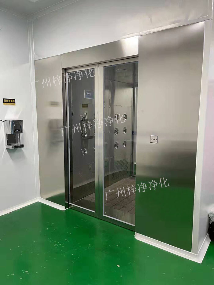 风淋室设置在洁净室入口处 风淋室设置在洁净室入口处